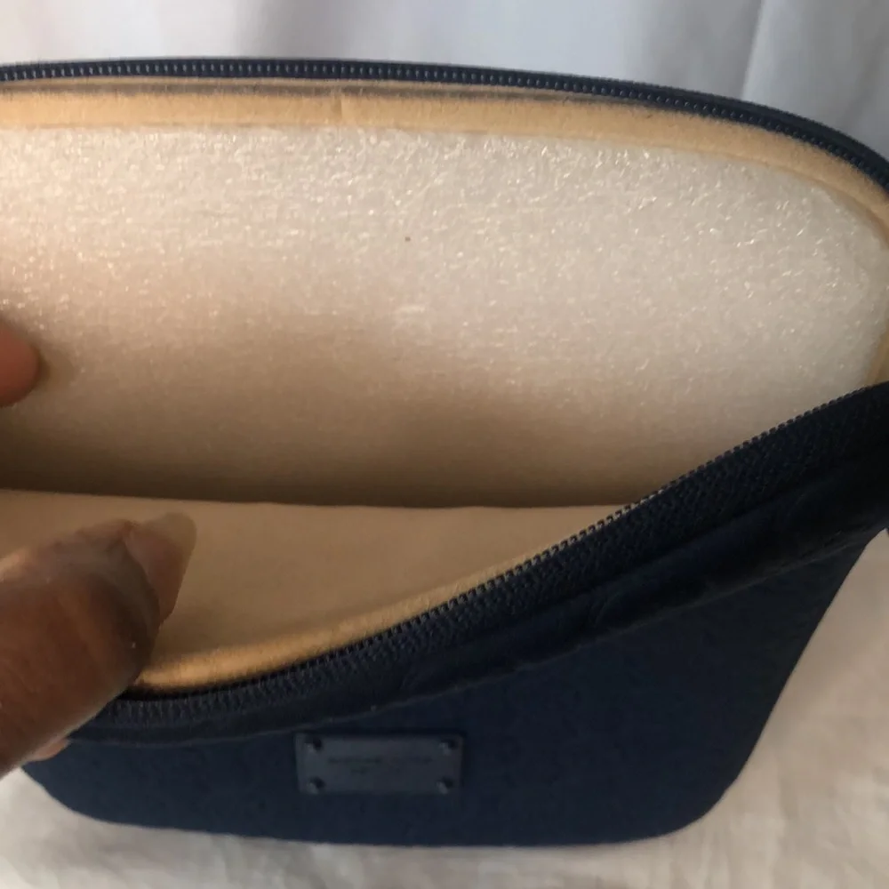 MICHAEL KORS Blue tablet case.